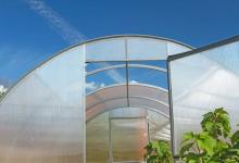 Klady skleníků se zatahovací střechou: 5 kladných bodů